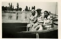 Leon, Süzan and Vilma Finanser