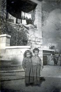 Moshe and Ezra Bozo