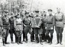 Arnold Fabrikant among the soloists of his regiment ensemble