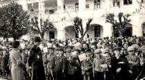 Ernest Galpert with schoolmates during a meeting with Eduard Benes, President of Czechoslovakia