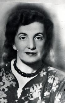 Mark Golub's mother's sister Ruzia Illin