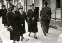 RSarina Sabita with friends