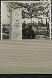 Sarina Sabitai at her husband's  tombstone