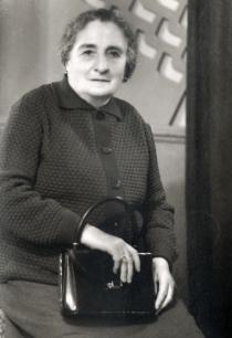 Ester Elazar