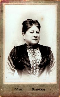 Laura Bato