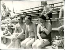 Haskó Györgyike szülei strandon