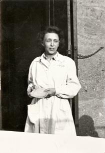 Hedvig Endrei in front of the cake shop on Moricz Zsigmond Square