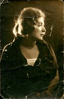 Leonora Acs