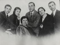 Leni Schaffer with her children
