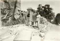 Magdolna Palmai during ruin clearing at the Vazsony Villa