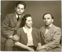 The Rona family