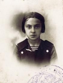 Alina Fiszgrund in her school uniform