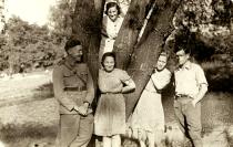 Apolonia Starzec with friends
