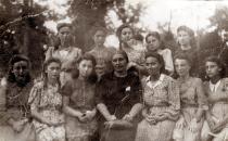 Estera Migdalska with her class in the USSR