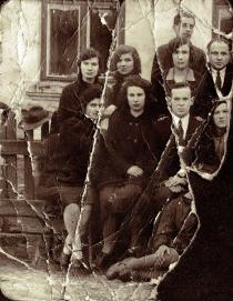 A group of Henryk Prajs' friends