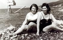 Ania Lapidus and Mania Pinska