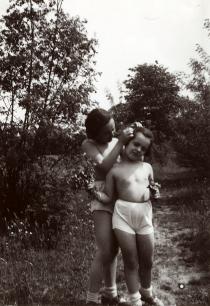 Niusia and Inia Szyfman
