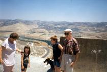 Leon Glazer and his wife Julia with their grandchildren