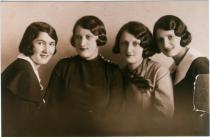 The Struhl sisters